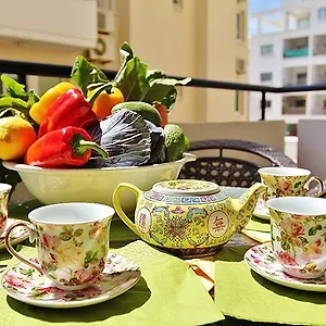 Makenzy , Larnaca Cypr